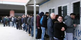 Ουρές στα εκδοτήρια της ΑΕΚ