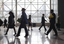 ΕΛΣΤΑΤ: Σε ανοδική τροχιά οι επιχειρήσεις στον τομέα υπηρεσιών το 2ο τρίμηνο