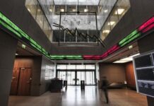 Με μικρή πτώση το άνοιγμα στο Χρηματιστήριο Αθηνών