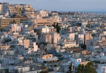 Υπό εξέταση ο οικογενειακός Φόρος Μεγάλης Ακίνητης Περιουσίας