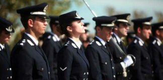 Τόσκας: Καμία μείωση στις ονομαστικές αποδοχές των ενστόλων