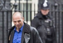 Βαρουφάκης: Ζητήστε συγγνώμη απ' τον Σαμαρά ή σταματήστε να πανηγυρίζετε