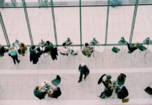 Αύξηση στην εργασιακή ευελιξία αναμένει το 55% των εργαζόμενων