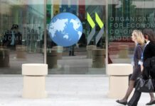 Στο 0,4% μειώθηκε ο τριμηνιαίος ρυθμός ανάπτυξης στη ζώνη του ΟΟΣΑ