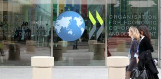 Στο 0,4% μειώθηκε ο τριμηνιαίος ρυθμός ανάπτυξης στη ζώνη του ΟΟΣΑ