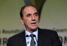 Σταθάκης: «Τώρα είναι η κατάλληλη στιγμή για επενδύσεις στην ενέργεια» Σταθάκης: «Τώρα είναι η κατάλληλη στιγμή για επενδύσεις στην ενέργεια»