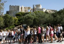 Ρεκόρ δεκαετιών στον τουρισμό στην Ελλάδα