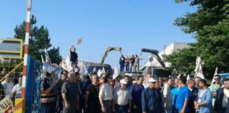Κατάληψη εργαζομένων στο εργοστάσιο της ΕΛΒΟ