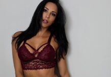 H Melissa Riso ανάβει φωτιές MelissaRiso
