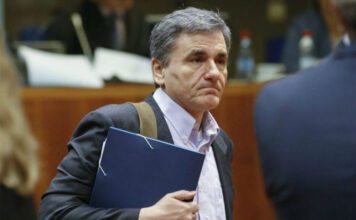 Τσακαλώτος: Πρόβλημα αν οι τράπεζες δε μπορούν να δανείσουν μικρομεσαίες επιχιερήσεις