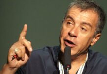 Θεοδωράκης: Ο λαϊκισμός των πολιτικών δημιουργεί ένα βούρκο Θεοδωράκης: Το Κέντρο να γίνει ξανά πρωταγωνιστής