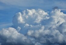 Σε άνοδο η θερμοκρασία την Παρασκευή clouds1