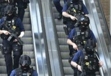 Τρομοκρατική επίθεση λέει η αστυνομία για την έκρηξη στο Λονδίνο
