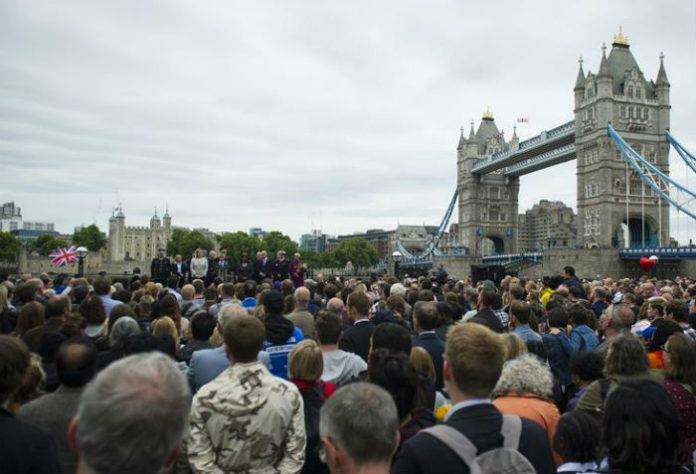 Πολίτες του Λονδίνου: «Το μίσος δεν θα μας διχάσει»