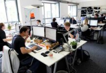 Facebook: Τεχνογνωσία η μία από την άλλη λαμβάνουν οι ΜμΕ στην Ελλάδα Facebook: Τεχνογνωσία η μία από την άλλη λαμβάνουν οι ΜμΕ στην Ελλάδα