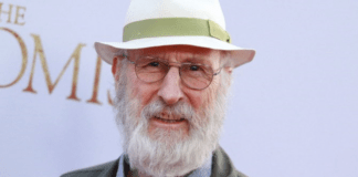 james-sunelhfth-kakometaxeirisi-falainwn