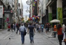 Οι περιοχές όπου επιτρέπεται η προαιρετική λειτουργία καταστημάτων Κυριακές Οι περιοχές όπου επιτρέπεται η προαιρετική λειτουργία καταστημάτων Κυριακές