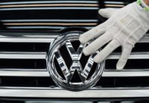 Σημαντική πτώση στις μετοχές των γερμανικών αυτοκινητοβιομηχανιών Volkswagen: Πρωτοφανής απεργία στο εργοστάσιο της Πορτογαλίας