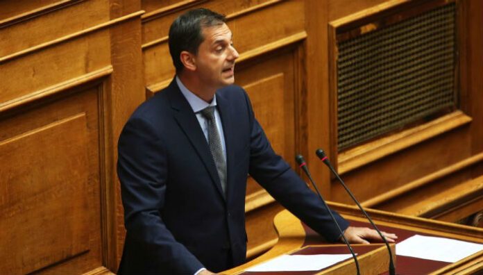 Θεοχάρης: Χάνονται κονδύλια εκατ. από την ανοργανωσιά του ΕΦΚΑ