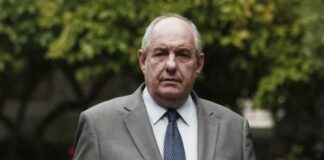 «Ο Μητσοτάκης κατηγορεί ως ανίκανη την κυβέρνηση Καραμανλή του 2007;»