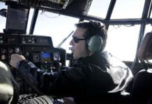 Με ελικόπτερο πάνω από τα καμένα ο Αλέξης Τσίπρας Με ελικόπτερο πάνω από τα καμένα ο Αλέξης Τσίπρας