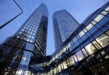 Fitch: Το αξιόχρεο της Deutsche Bank υποβάθμισε ο οίκος αξιολόγησης Fitch: Το αξιόχρεο της Deutsche Bank υποβάθμισε ο οίκος αξιολόγησης