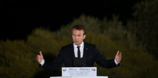 Μακρόν: Η ελληνική κρίση είναι μια αποτυχία της Ευρώπης Μακρόν: Η ελληνική κρίση είναι μια αποτυχία της Ευρώπης