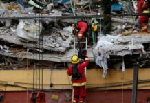 Συνεχίζονται οι έρευνες στα συντρίμμια από το σεισμό στο Μεξικό