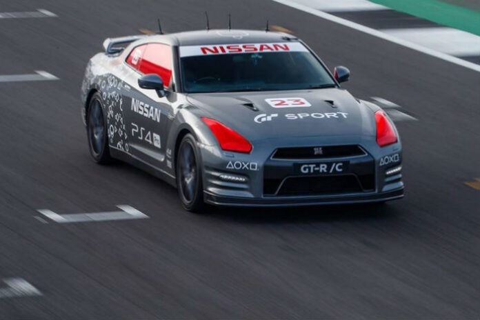 Οδήγησε το Nissan GT-R με το χειριστήριο του Playstation