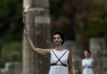 Με κάθε επισημότητα η τελετή αφής της Ολυμπιακής φλόγας