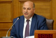 Τσιάρας: Άσχετη με τον Γεωργιάδη η διαγραφή Παπακώστα Τσιάρας: Άσχετη με τον Γεωργιάδη η διαγραφή Παπακώστα