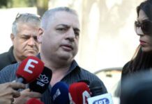 Ποιους δείχνει ως πιθανούς δολοφόνους ο πατέρας της Δώρας Ζέμπερη Ποιους δείχνει ως πιθανούς δολοφόνους ο πατέρας της Δώρας Ζέμπερη