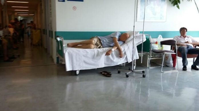 Γιατροί, δικηγόροι, επιστήμονες... όλοι στην πυρά