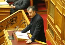 Θεοδωράκης: Έχετε κηρύξει ένα ταξικό πόλεμο στη μεσαία τάξη Θεοδωράκης: Έχετε κηρύξει ένα ταξικό πόλεμο στη μεσαία τάξη