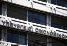 «Ο Σταϊκούρας ξέρει λιγότερα για οικονομία απ' ό,τι ο Μητσοτάκης για ΠΑΟΚ»