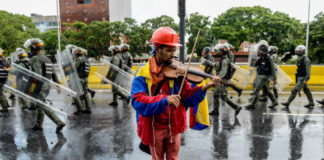 Βενεζουέλα: Υπό τον κίνδυνο άμεσης χρεοκοπίας η χώρα