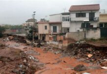 Στους 21 ανέβηκε ο αριθμός των νεκρών από την κακοκαιρία στη Μάνδρα