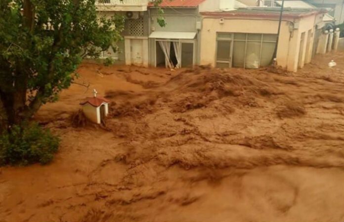 Στους 7 οι νεκροί από την κακοκαιρία στη Μάνδρα Αττικής