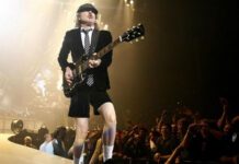 AC/DC: Σε στενό κύκλο η κηδεία του Μάλκολμ Γιανγκ