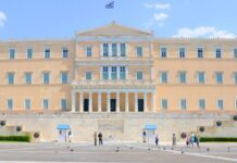 Βουλή: Ψηφίστηκε η πρόταση για τις γερμανικές αποζημιώσεις
