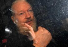 Ο ιδρυτής των WikiLeaks Τζούλιαν Ασάνζ είναι πολύ άρρωστος Τζούλιαν Ασάνζ είναι πολύ άρρωστος