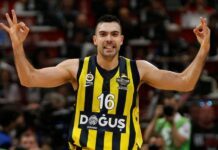 Κώστας Σλούκας